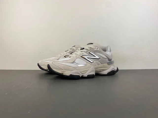 New Balance Bege Prateado Silhueta Metálico N Logo Tênis Chunky 10