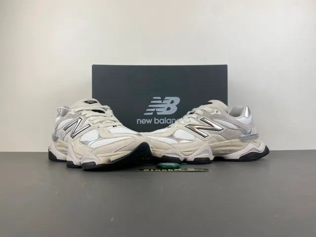 New Balance Bege Prateado Silhueta Metálico N Logo Tênis Chunky 13