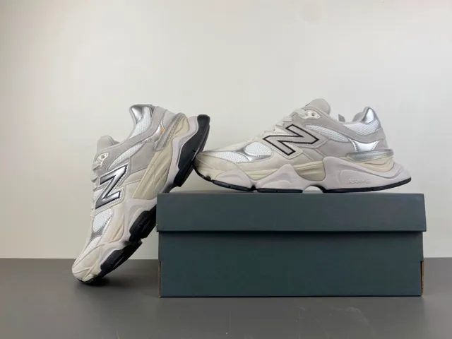 New Balance Bege Prateado Silhueta Metálico N Logo Tênis Chunky 14