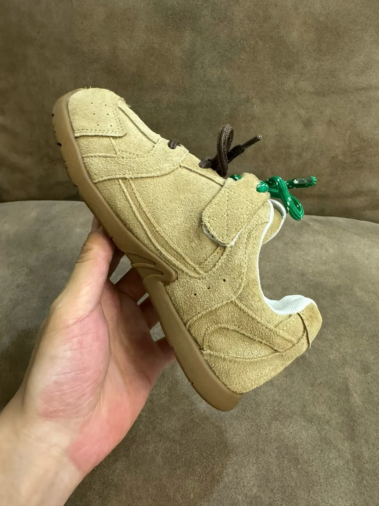 New Balance Tênis Lifestyle Bege Branco Camurça E Malha Em Camadas Superior Logo N Embossado 5