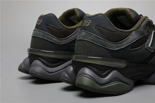 New Balance Preto Verde Exército Chunky Sculpted Midsole Malha e Couro de Camurça Superior Tênis Lifestyle 2