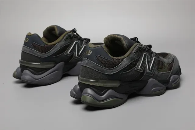 New Balance Preto Verde Exército Chunky Sculpted Midsole Malha e Couro de Camurça Superior Tênis Lifestyle 3