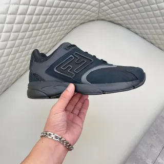 New Balance Black Gray Chunky Sculpted Midsole Mixed Suede And Mesh Upper Lifestyle Sneakers