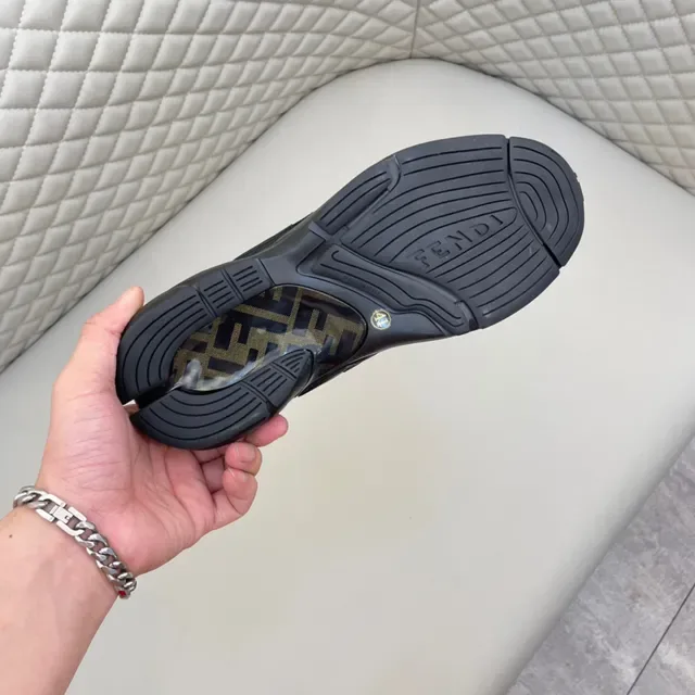 New Balance Black Gray Chunky Sculpted Midsole Mixed Suede And Mesh Upper Lifestyle Sneakers 2