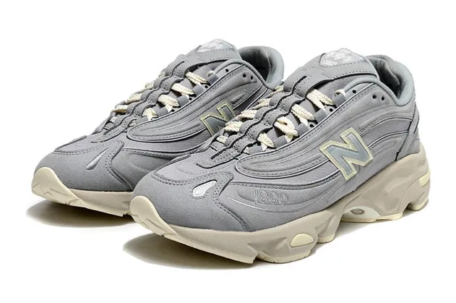 New Balance رمادي بيج طبقة علوة اصطناعية/شبكية منحوتة كعب نصف حذاء رياضي سميك 2