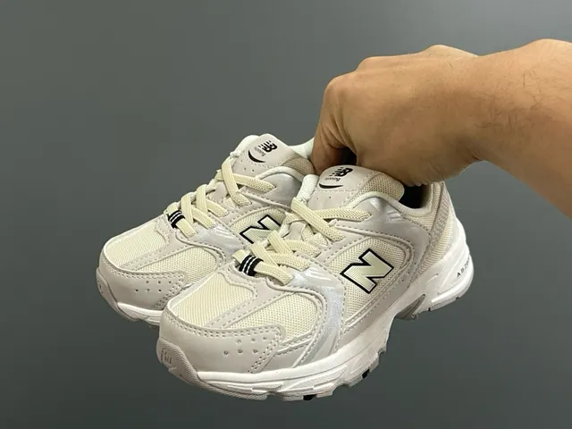 New Balance Gray Beige Midsole Multi-Panel Mesh-Suede Construction Chunky Sneakers 8