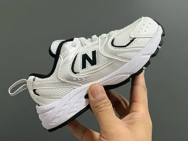 New Balance Gray Beige Midsole Multi-Panel Mesh-Suede Construction Chunky Sneakers 21