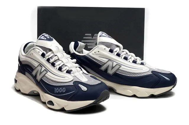 New Balance Navy White Midsole Maille Et Overlay Synthétique Chaussures Chunky 5