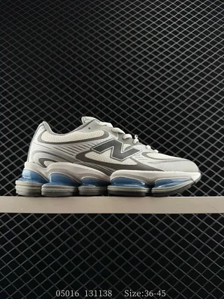 New Balance NB2000 灰色和蓝色厚底运动鞋 2