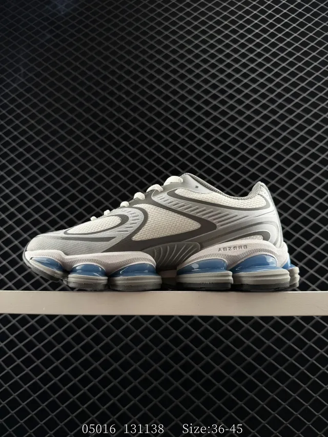 New Balance NB2000 灰色和蓝色厚底运动鞋 8