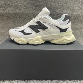 New Balance Blanc Noir Sculpté Midsole Perforé Maille Panneaux Chunky Sneakers