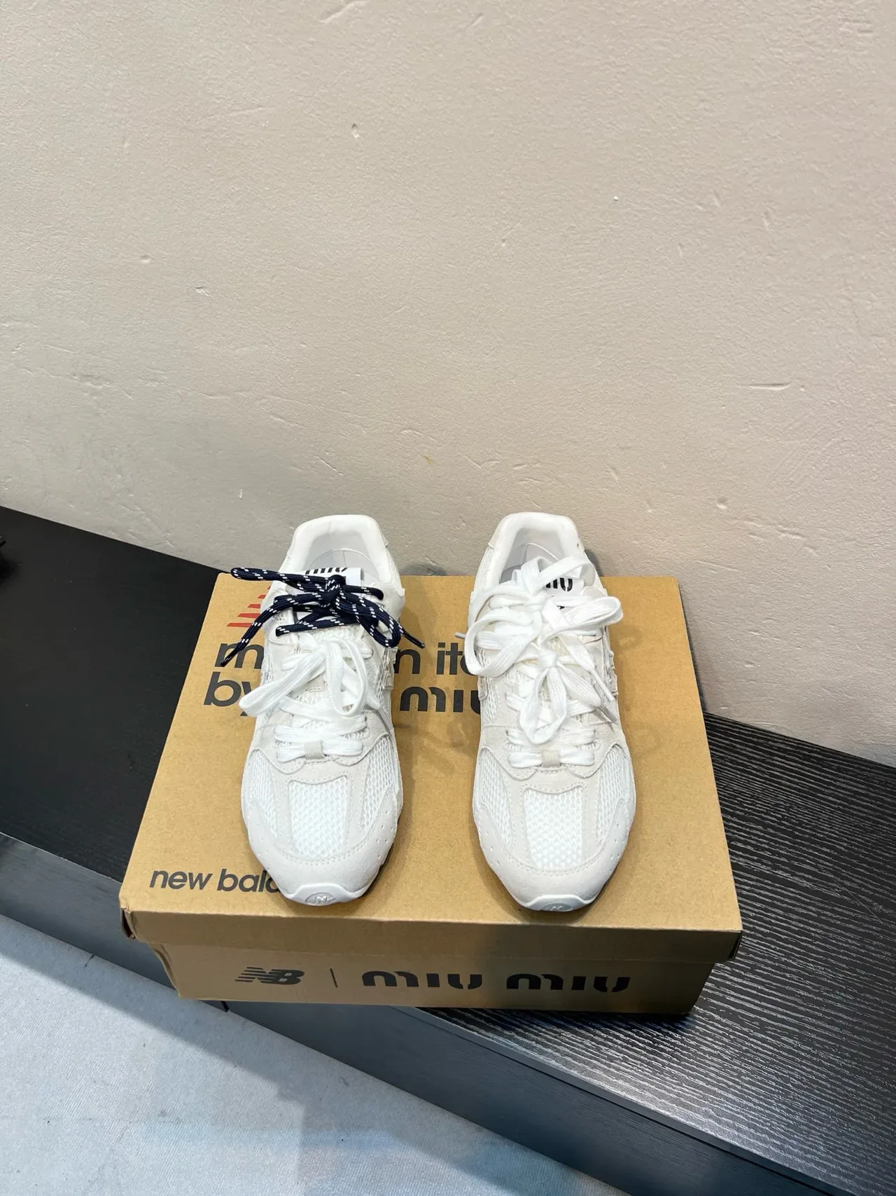 New Balance Tênis Lifestyle Branco Navy Retro Runner Silhueta Malha e Camurça Superior 2