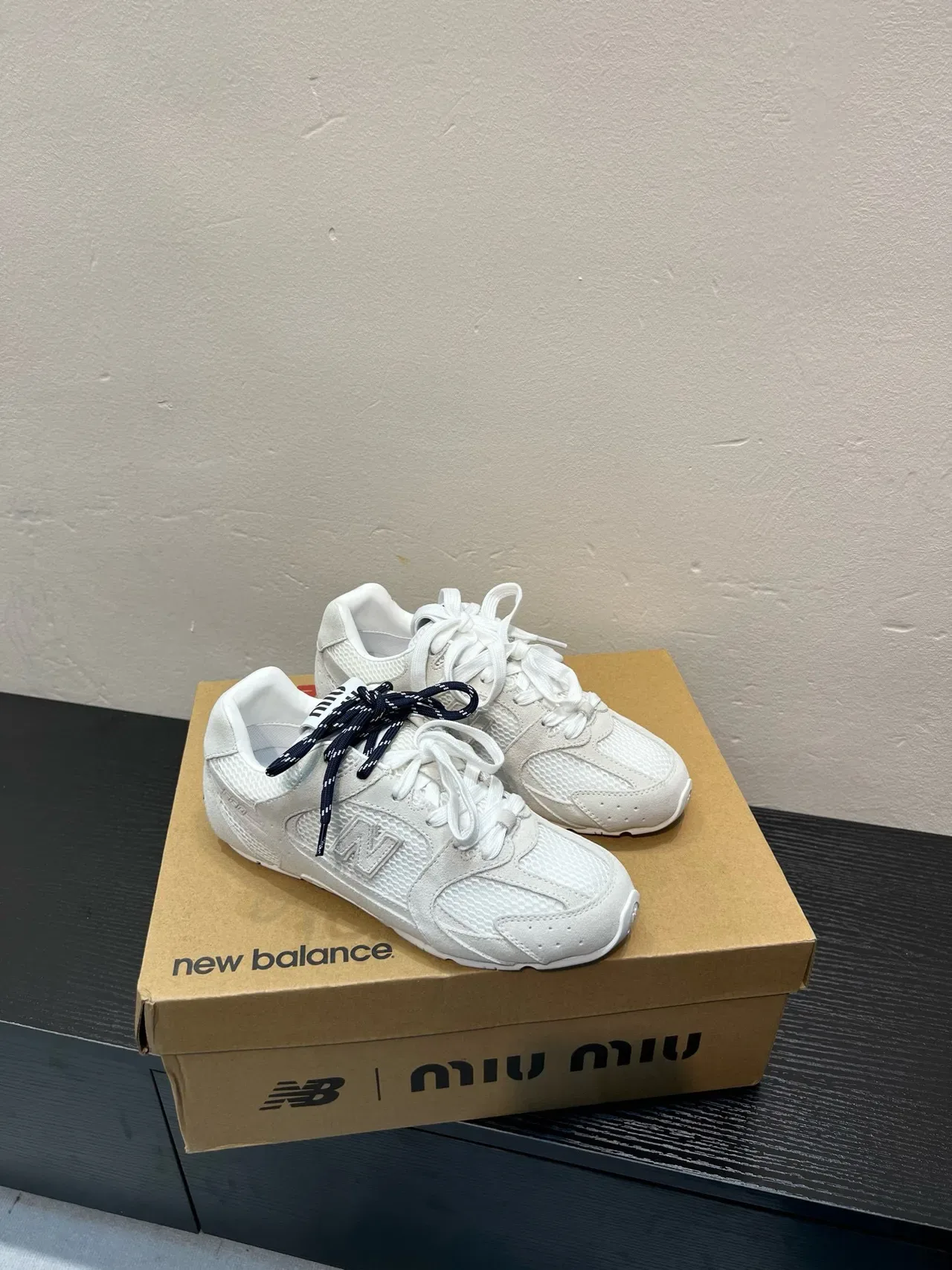 New Balance Tênis Lifestyle Branco Navy Retro Runner Silhueta Malha e Camurça Superior 5