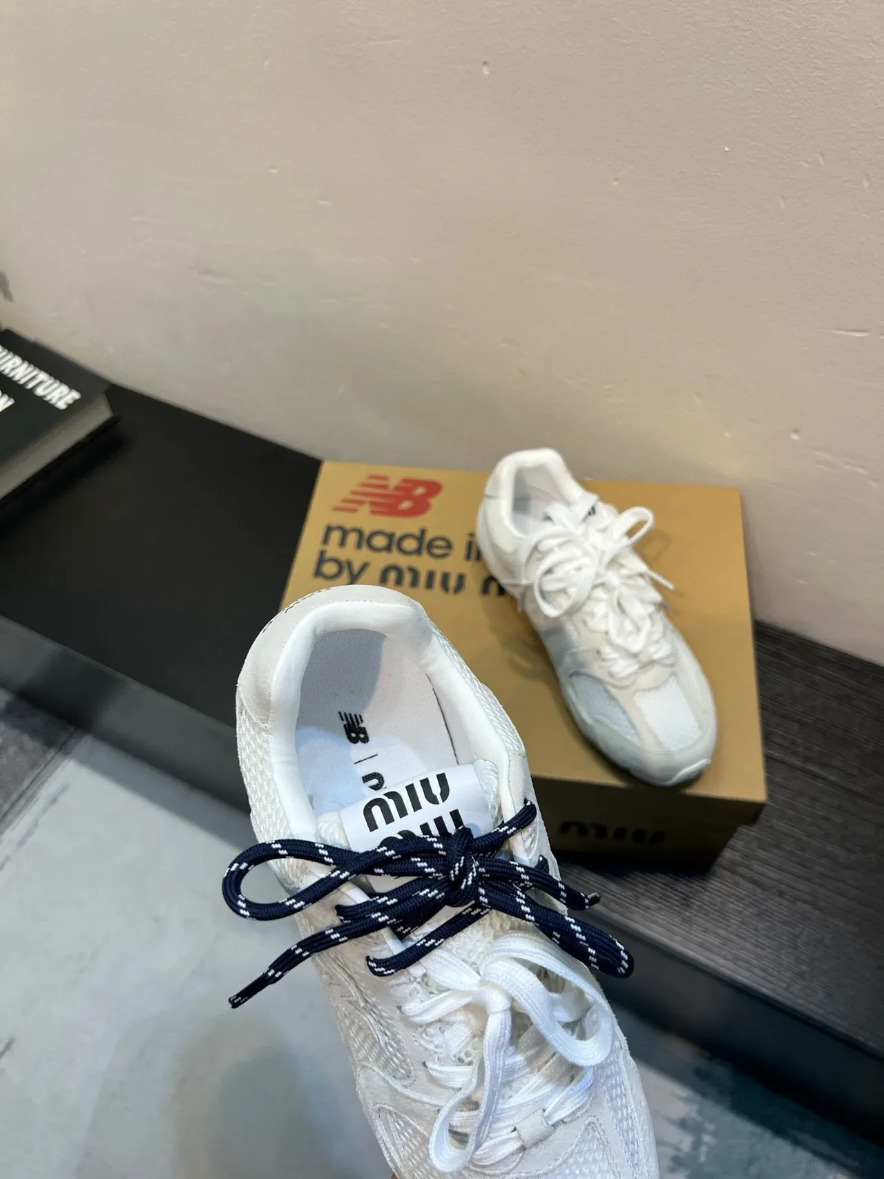 New Balance Tênis Lifestyle Branco Navy Retro Runner Silhueta Malha e Camurça Superior 7