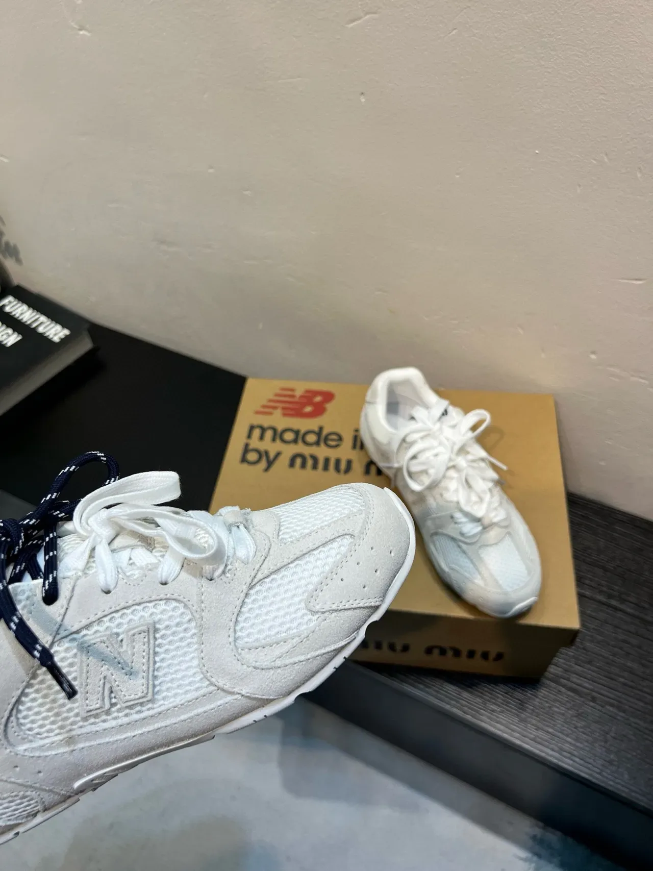 New Balance Tênis Lifestyle Branco Navy Retro Runner Silhueta Malha e Camurça Superior 8