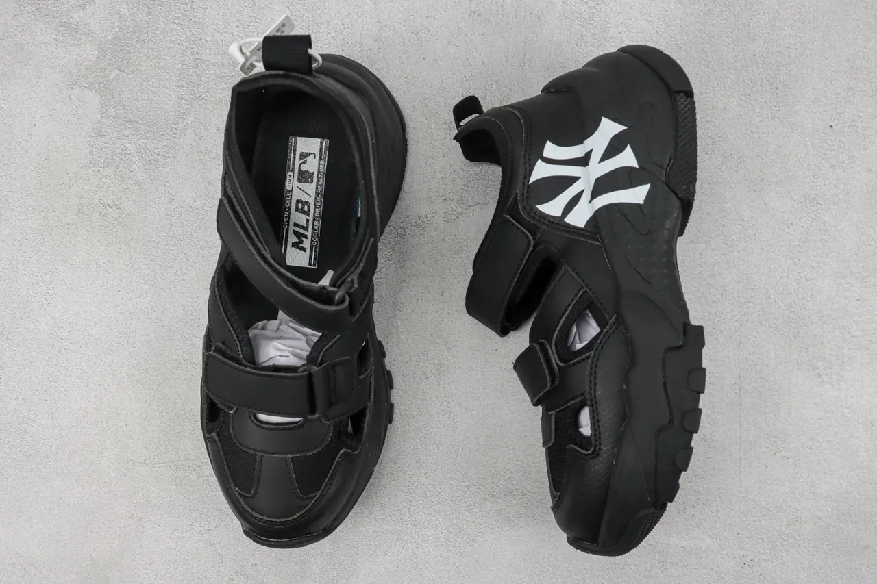 New Era NY Logo Chunky Casual Sandals 3