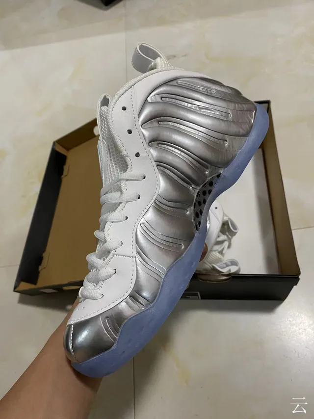 Nike Air Foamposite One Metallic Silver White Blue Basketball Shoes 3