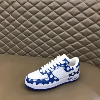 Nike Air Force 1 সাদা এবং রয়েল ব্লু পলকা-ডট লাইফস্টাইল স্নিকার্স