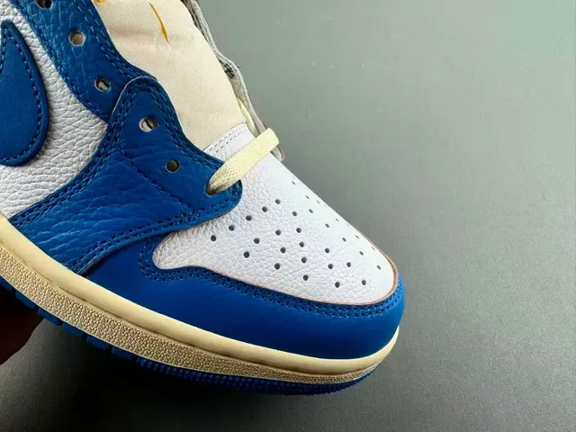 Nike Air Jordan 1 Blue White Leather Upper Perforated Toe Box Lifestyle Sneakers 2
