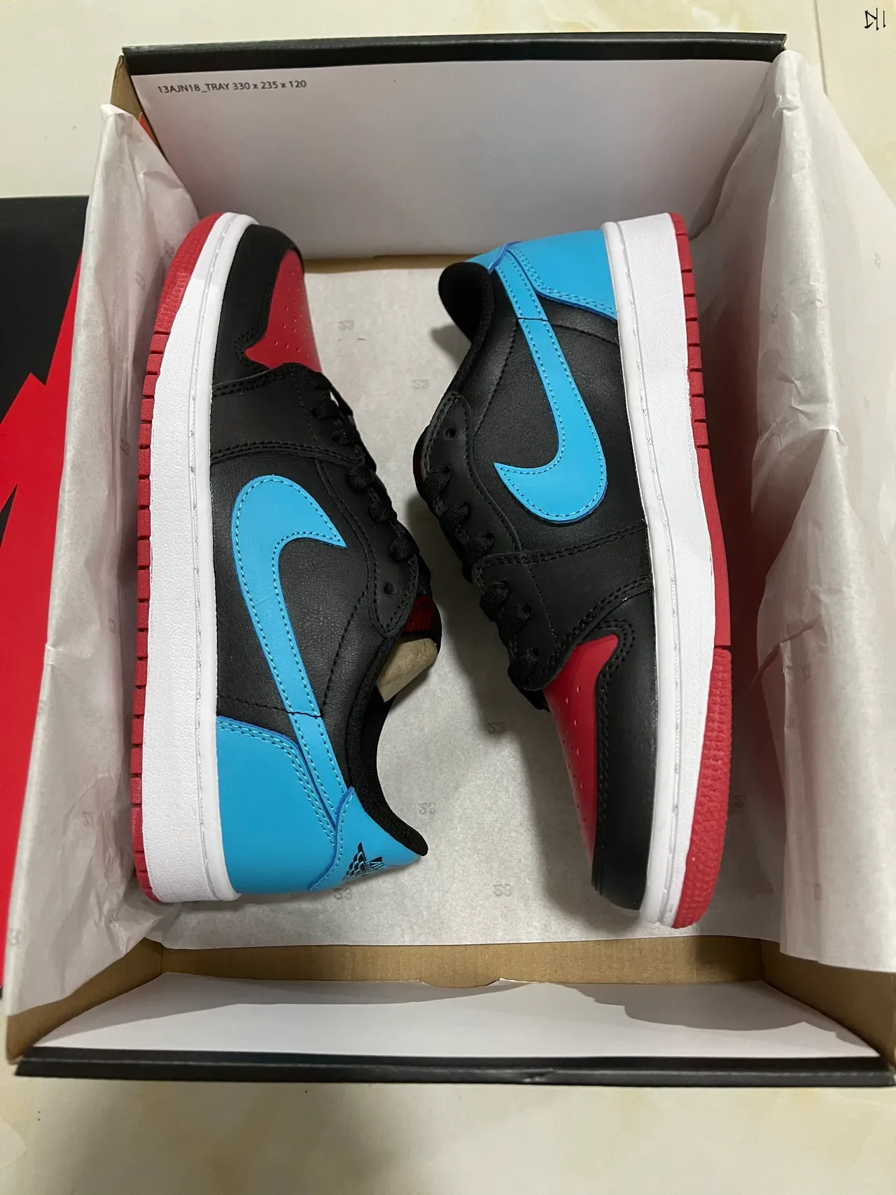 Nike Air Jordan 1 Low Noir Cyan Rouge Sneakers Lifestyle 7