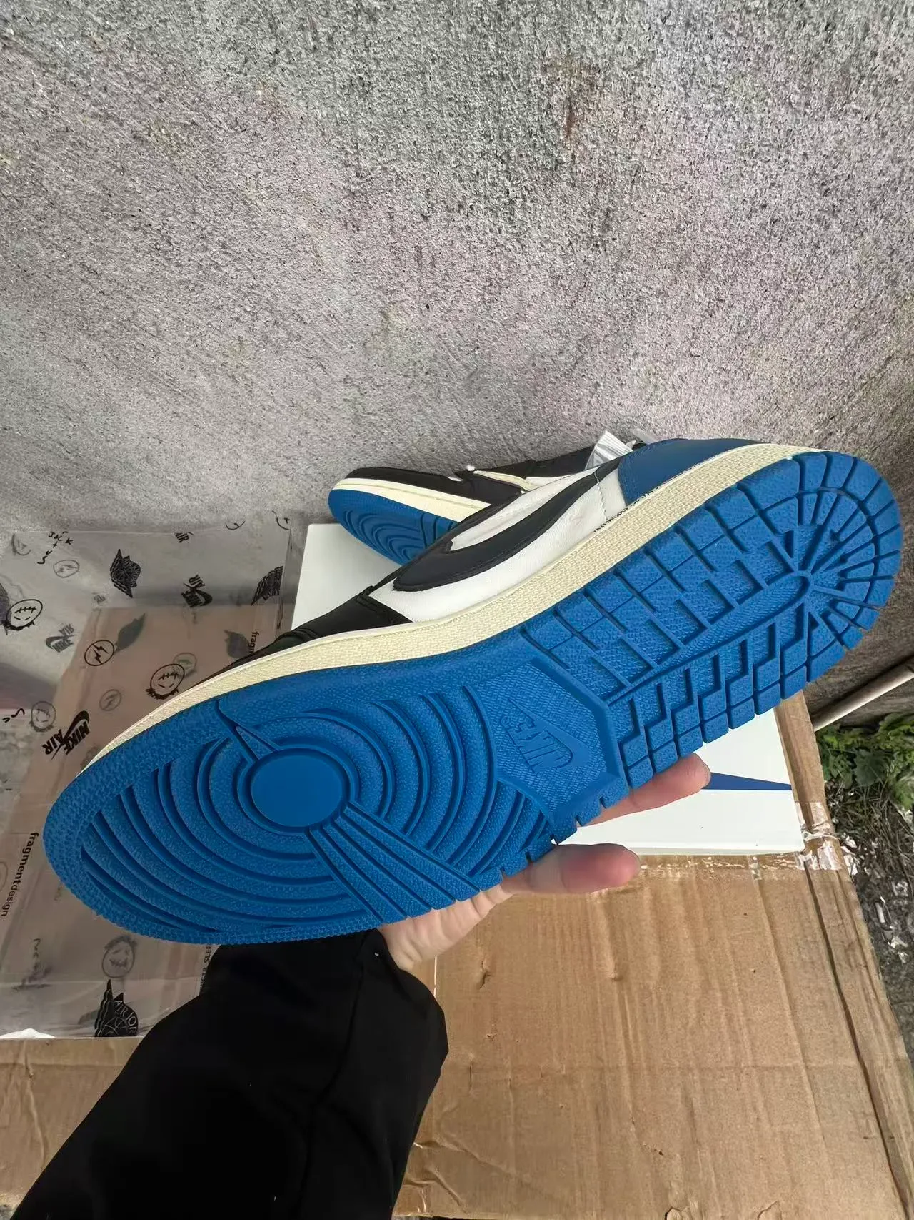 Nike Air Jordan 1 Low Crème Noir Bleu Royal Sneakers Lifestyle 6