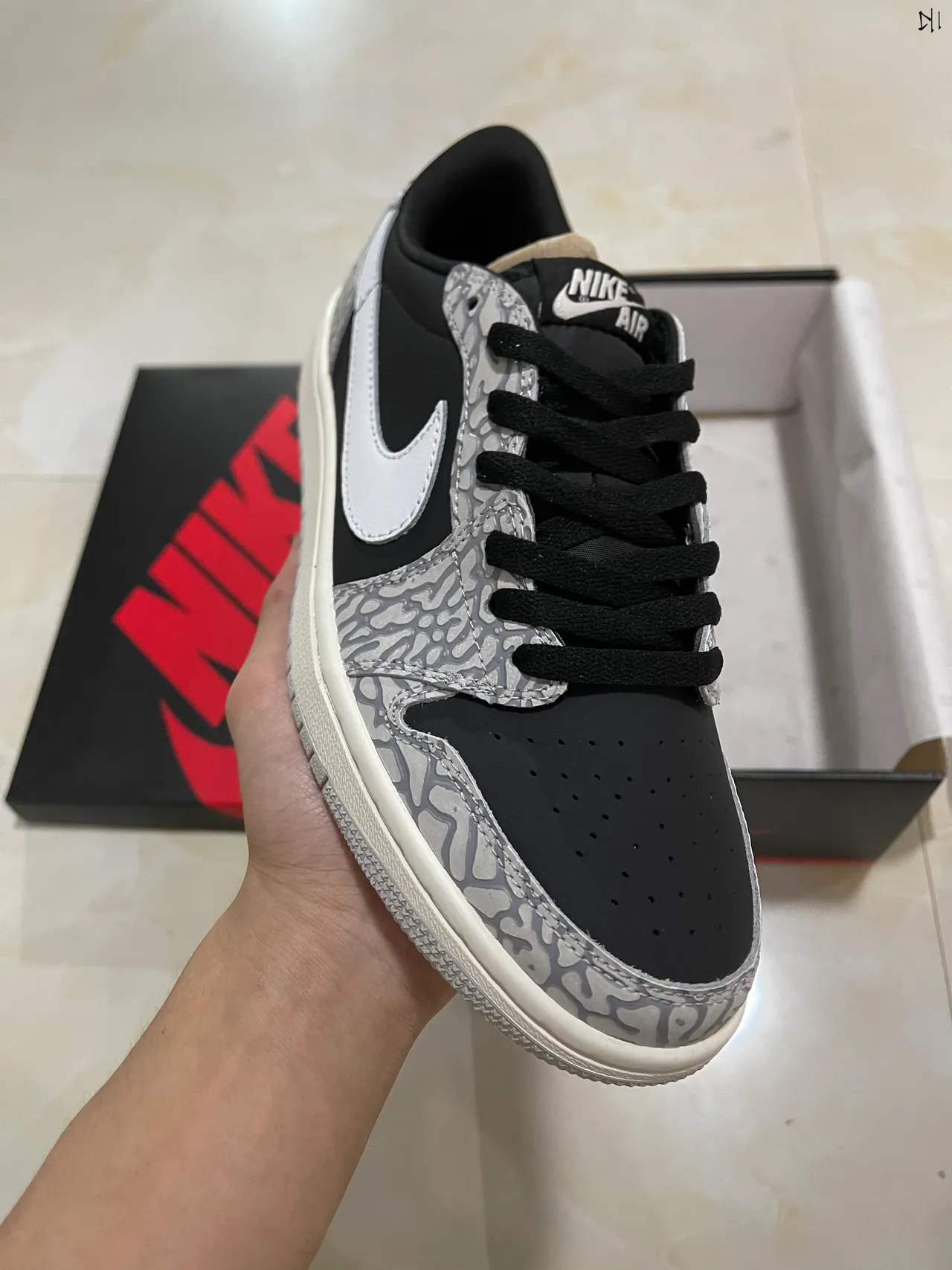 Nike Air Jordan 1 Low Elephant Print Lifestyle Sneakers 2