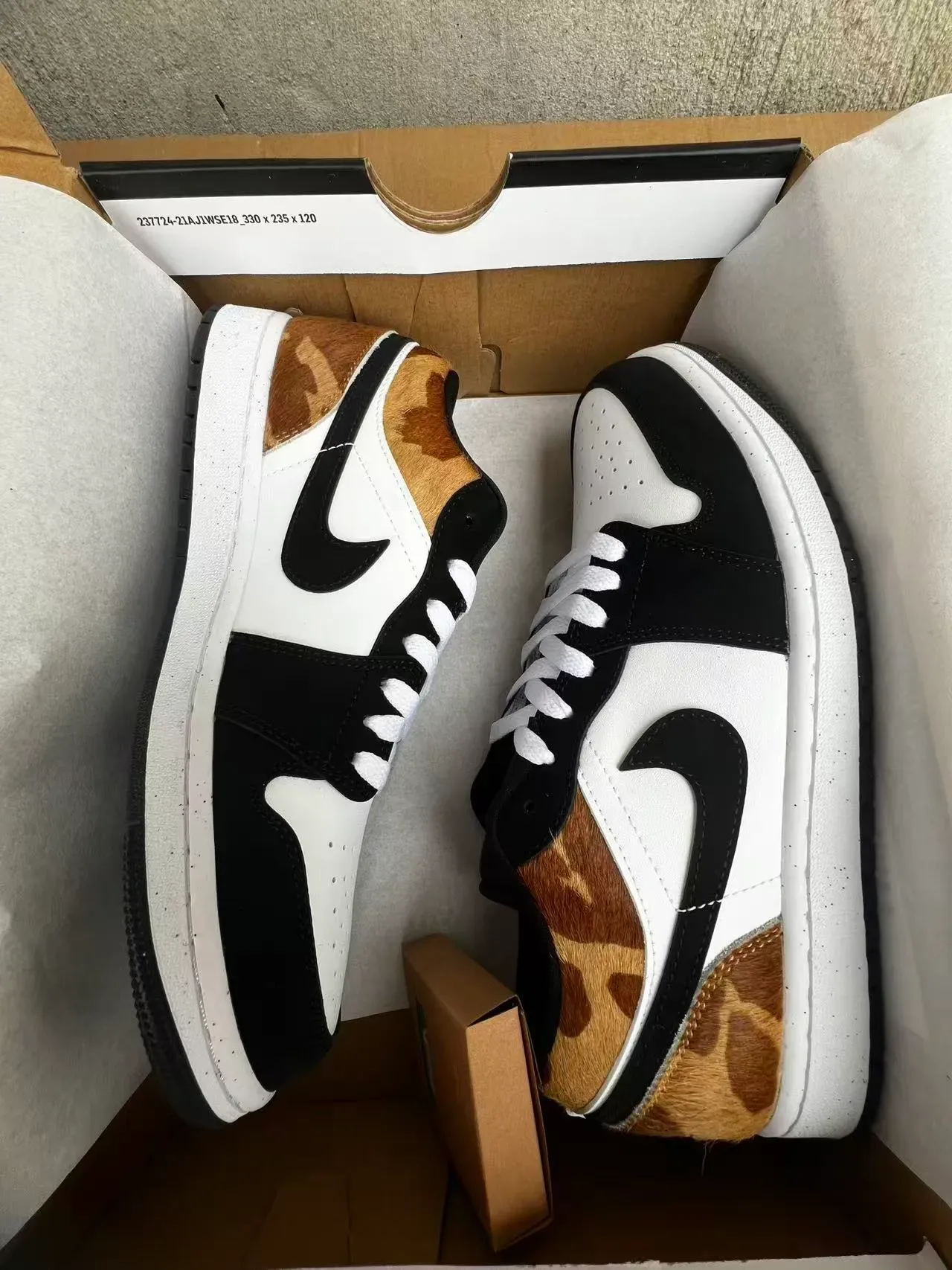 Nike Air Jordan 1 Low Sneakers Lifestyle motif giraffe Haircalf 9