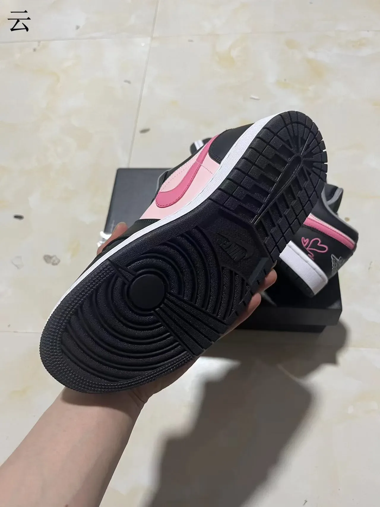Sneakers Nike Air Jordan 1 Low Pink Heart Lifestyle 6
