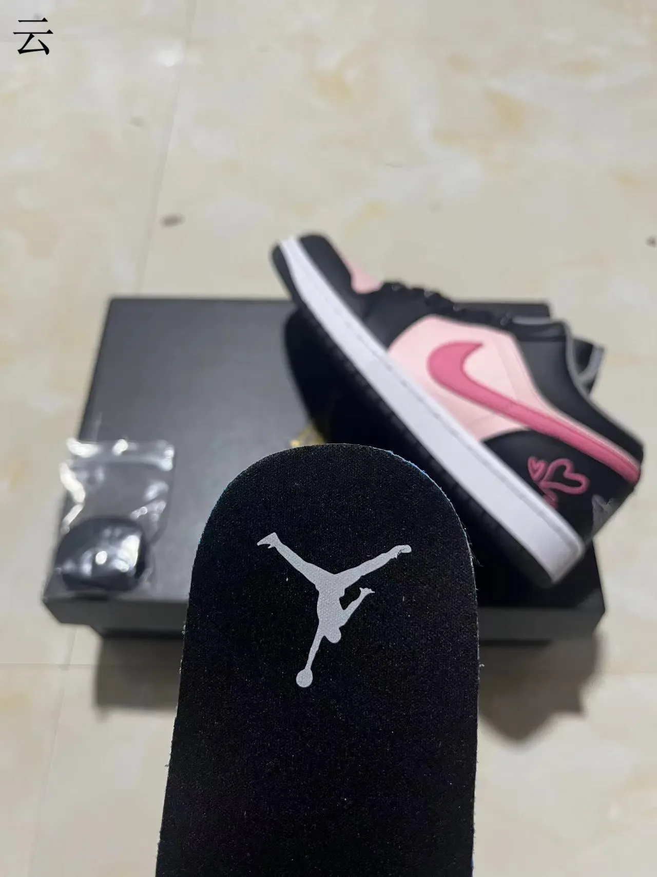 Sneakers Nike Air Jordan 1 Low Pink Heart Lifestyle 10