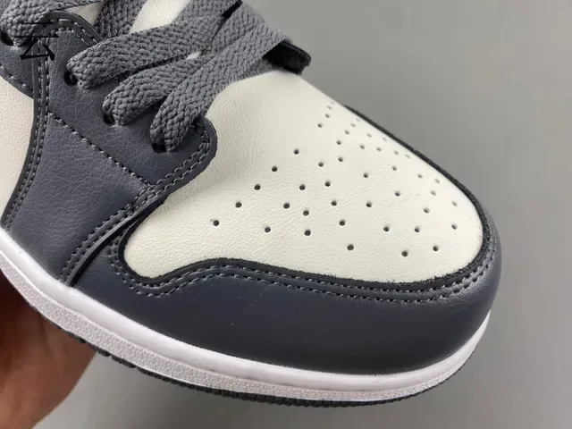 Nike Air Jordan 1 Low Blanc Gris Foncé Noir Lifestyle Sneakers 6