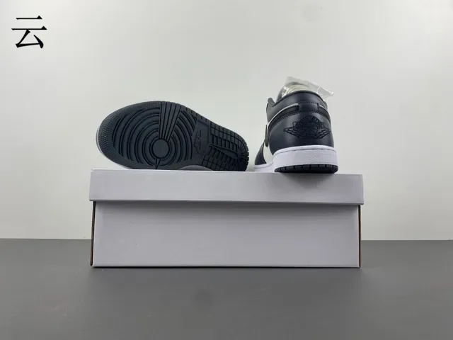 Nike Air Jordan 1 Low Blanc Gris Foncé Noir Lifestyle Sneakers 15
