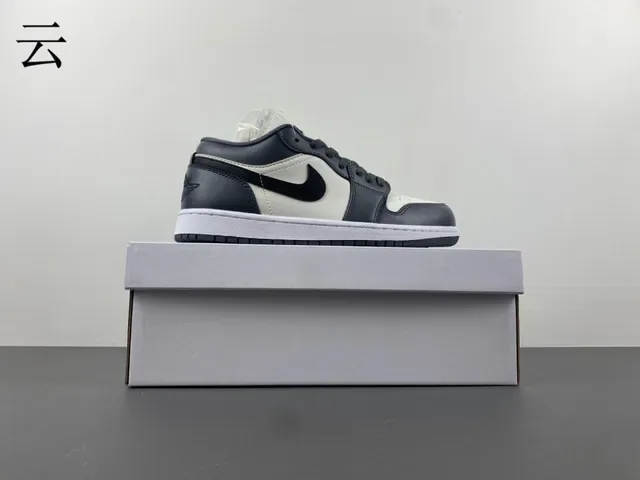 Nike Air Jordan 1 Low Blanc Gris Foncé Noir Lifestyle Sneakers 16