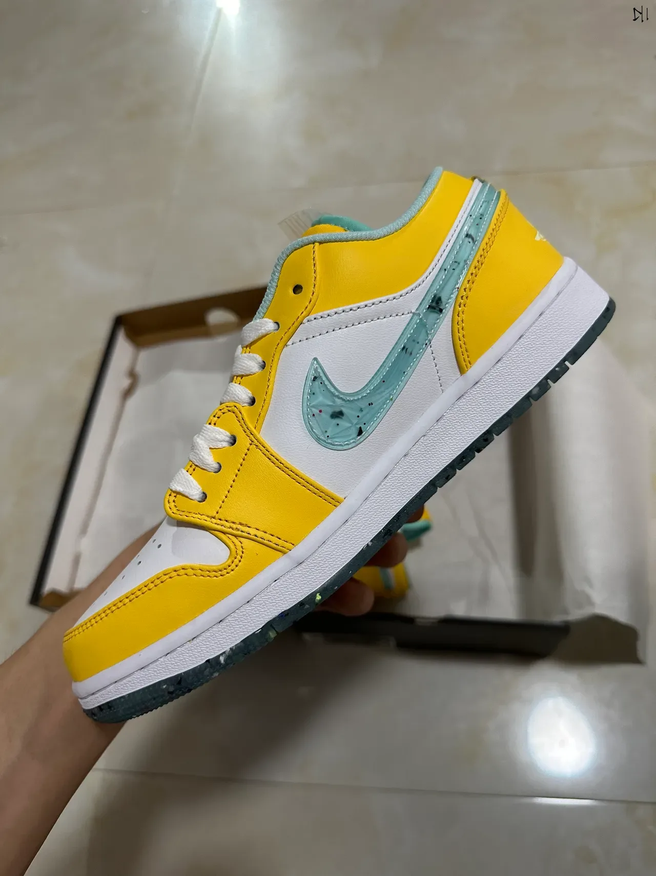 Nike Air Jordan 1 Low Yellow White Aqua Speckled Lifestyle Sneakers 5