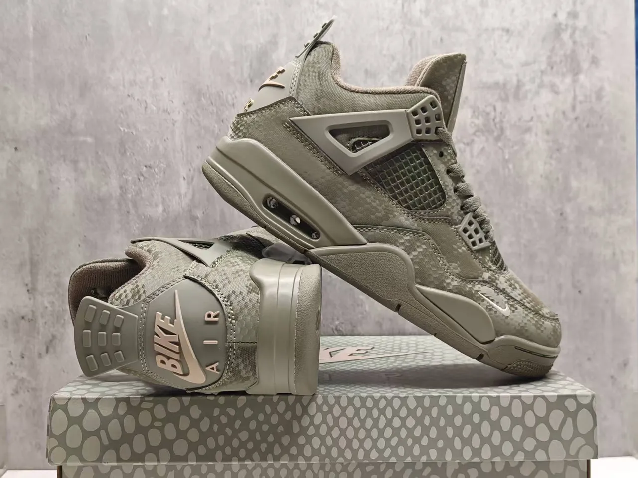 Nike Air Jordan 4 Olive Snake-Print Basketball Shoes 6
