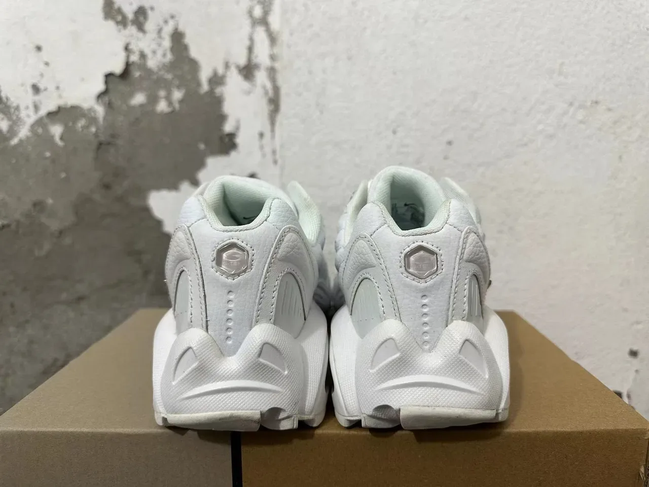 Nike Air Max 180 White Orange Perforated Leather Lifestyle Sneakers 3