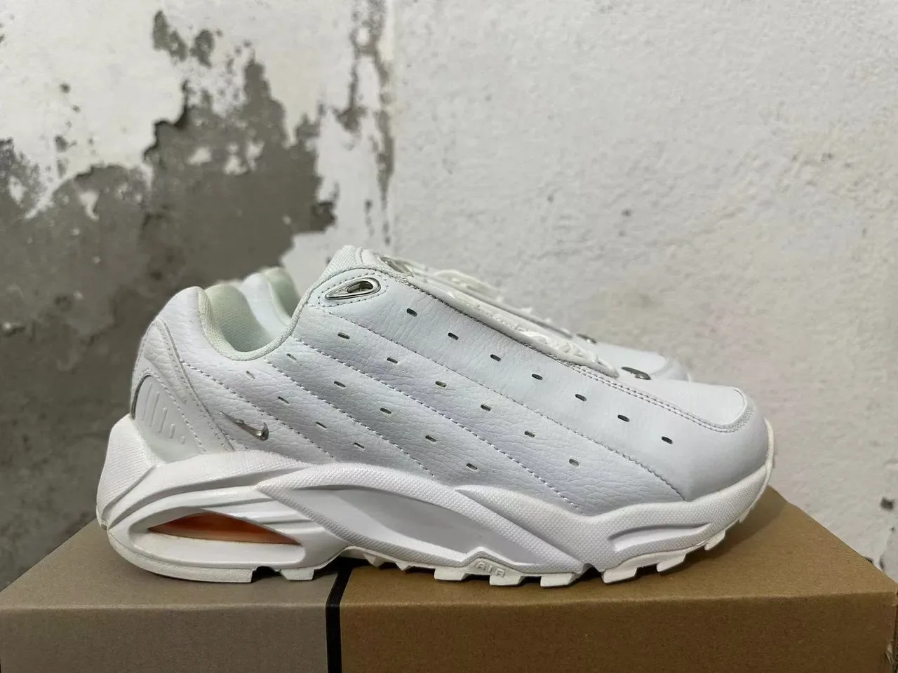 Nike Air Max 180 White Orange Perforated Leather Lifestyle Sneakers 5