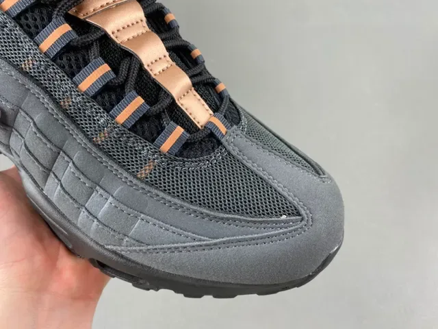 Nike Air Max 95 Gray Beige Quilted Upper Visible Cushioning Lifestyle Sneakers 2