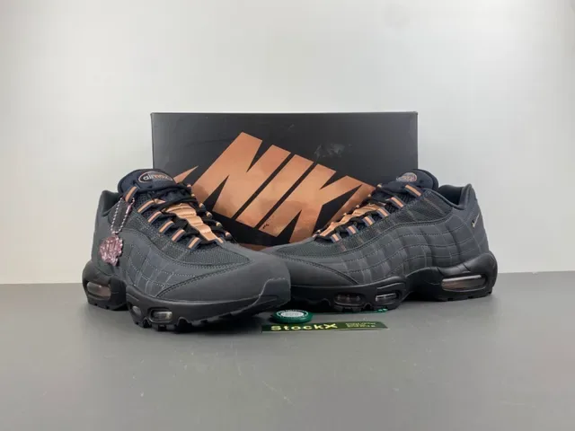 Nike Air Max 95 Gray Beige Quilted Upper Visible Cushioning Lifestyle Sneakers 14