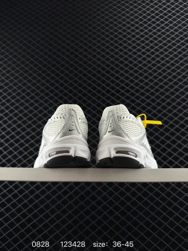 Nike Air Max Moto II White Black Mesh And Synthetic Overlay Upper Lifestyle Sneakers 4