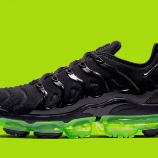 Nike Air Max Plus কালো নিওন সবুজ লাইফস্টাইল স্নিকার্স