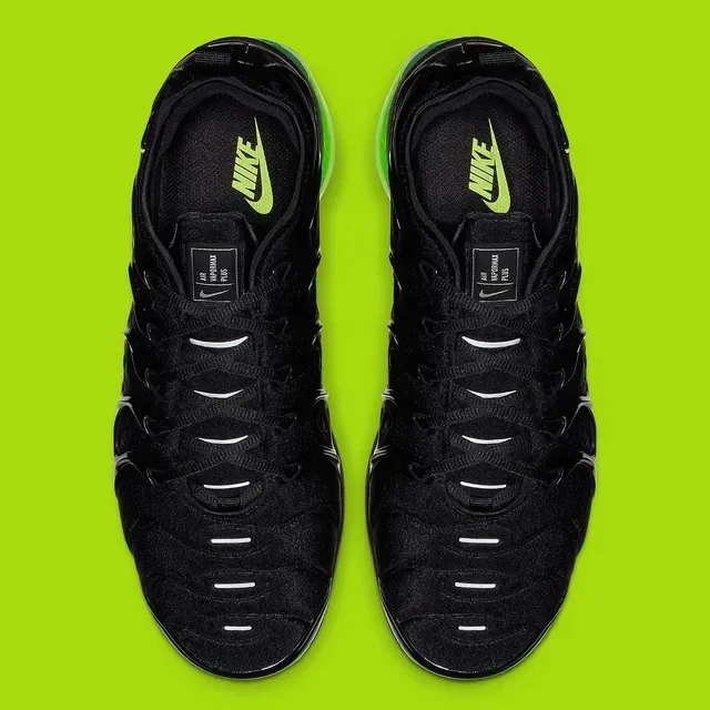 Nike Air Max Plus Black Neon Green Lifestyle Sneakers 2
