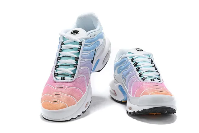 Nike Air Max Plus White and Gray Lifestyle Sneakers 7