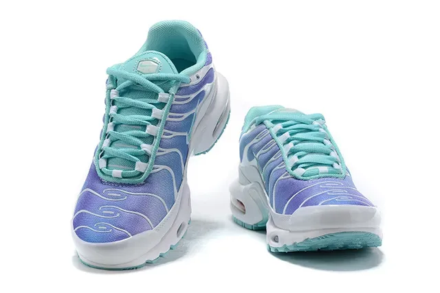 Nike Air Max Plus White and Gray Lifestyle Sneakers 14