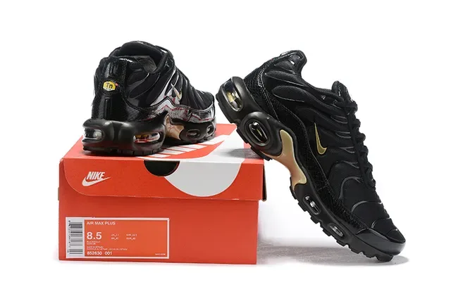 Nike Air Max Plus White and Gray Lifestyle Sneakers 16