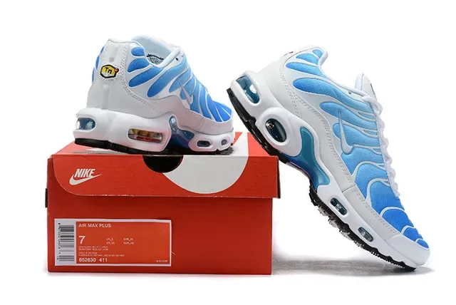 Nike Air Max Plus White and Gray Lifestyle Sneakers 22
