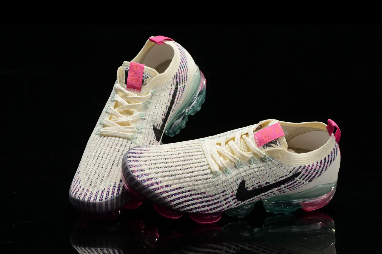 Nike Air VaporMax Beige Pink Flyknit Upper Visible Full-Length Cushioning Lifestyle Sneakers 9