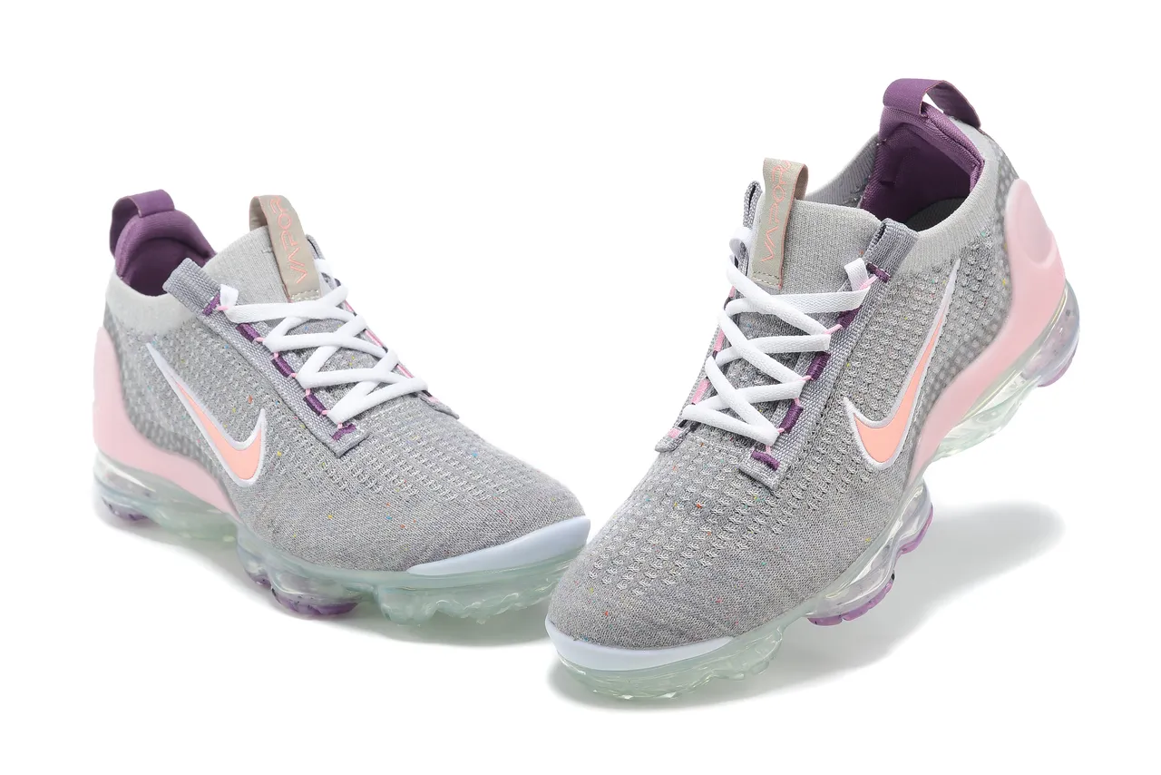 Nike Air VaporMax Flyknit Women's Lifestyle Sneakers 3