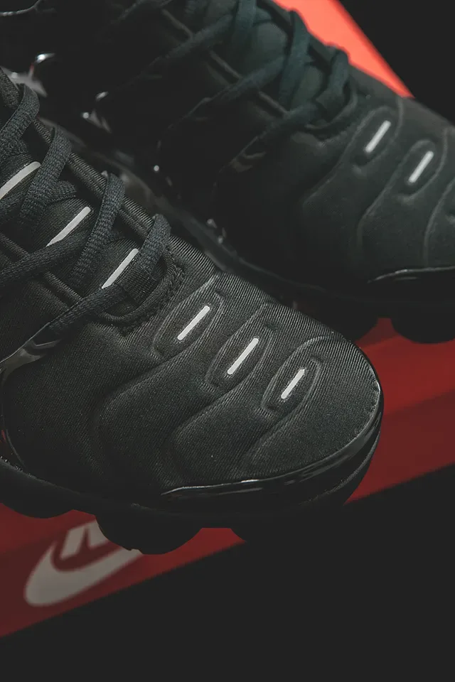 Nike Air VaporMax Plus Black Gold Lifestyle Sneakers 4