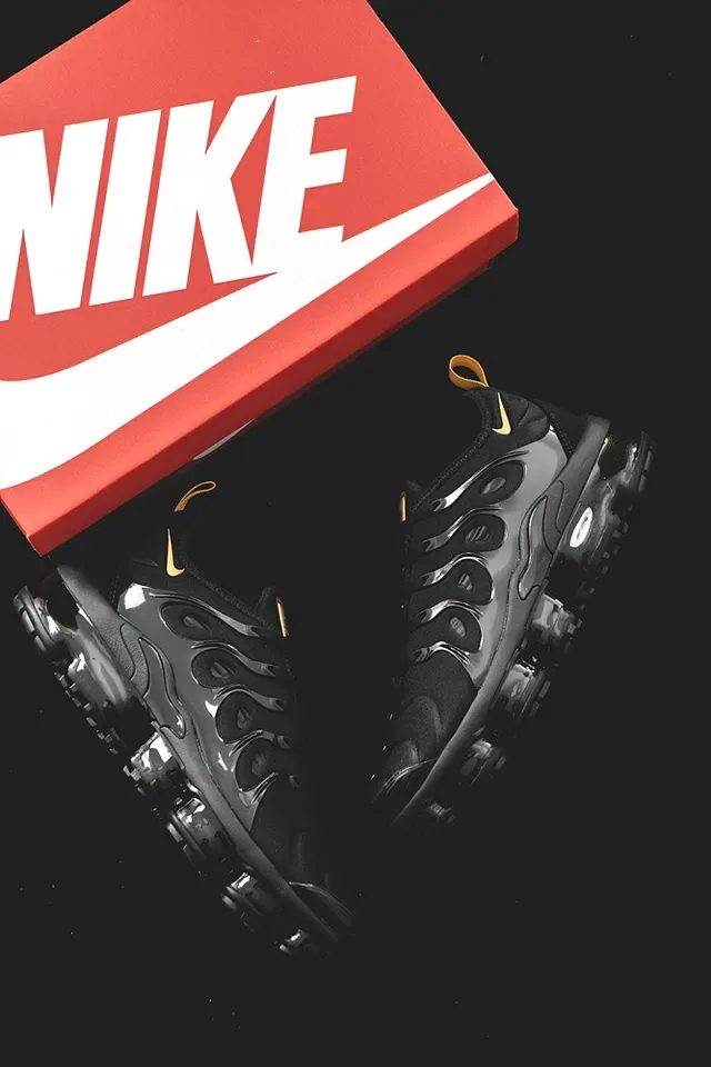 Nike Air VaporMax Plus Black Gold Lifestyle Sneakers 7