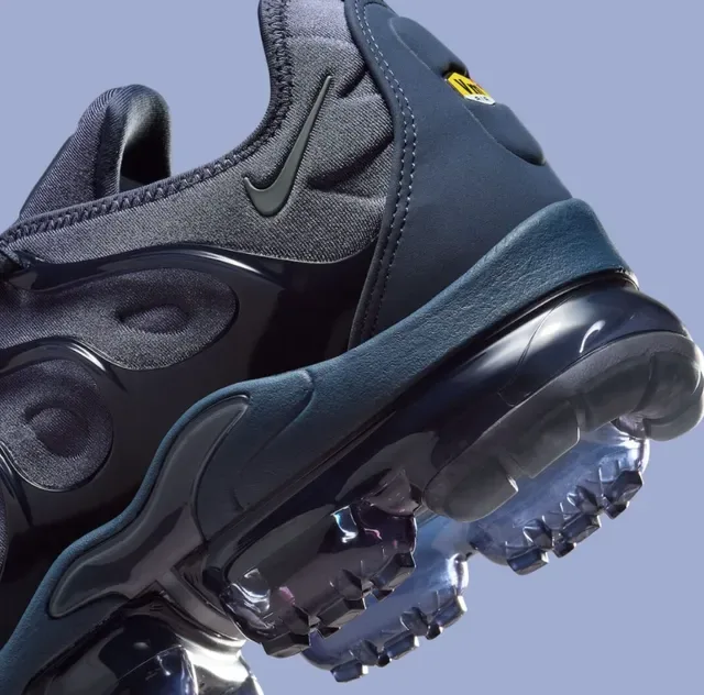 Nike Air VaporMax Plus Dark Navy Lifestyle Sneakers 10